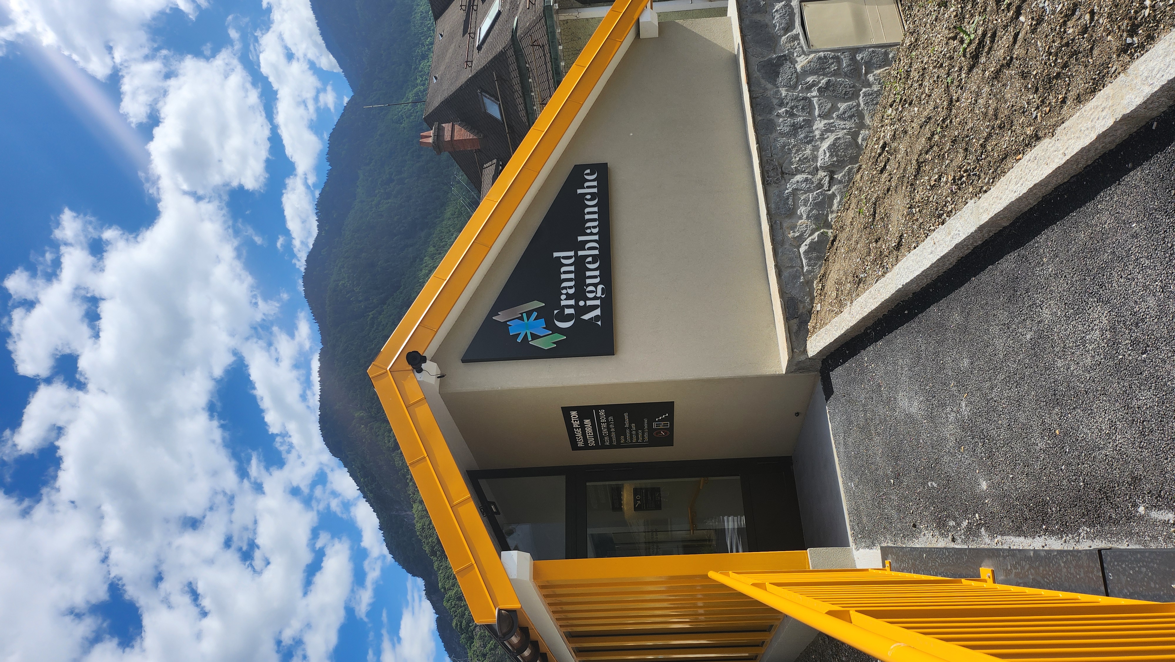 Entrée souterrain P+1